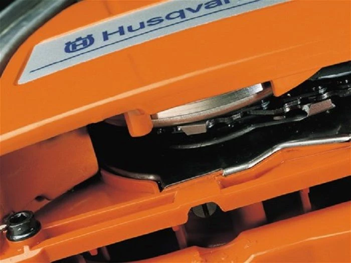Husqvarna 562XP 28" Chainsaw Professional w/ 6-Pack Oil & Extra Chain - Image 5