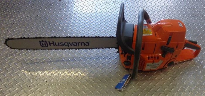 Husqvarna 390XP Chainsaw 20" Bar Professional w/ 6-Pack Oil & Extra Chain - Image 12