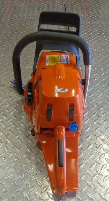 Husqvarna 390XP Chainsaw 20" Bar Professional w/ 6-Pack Oil & Extra Chain - Image 10